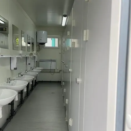 Wyspa Drogowiec Pole Campingowo-namiotowe Hotel *