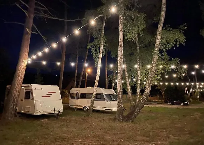 Wyspa Drogowiec Pole Campingowo-namiotowe Hotel